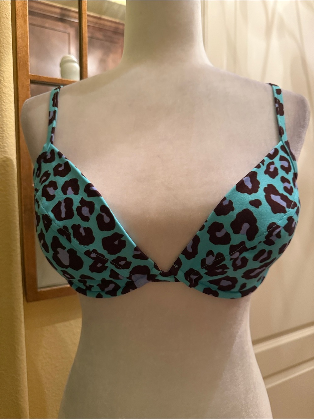 Vintage Y2K Victoria’s Secret Turquoise/Black Leopard Print Bikini Top 34D New